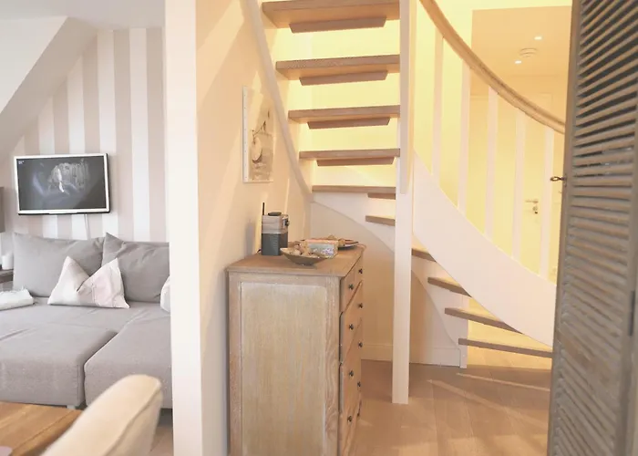 Berthin-bleeg-str. 1, W6 *